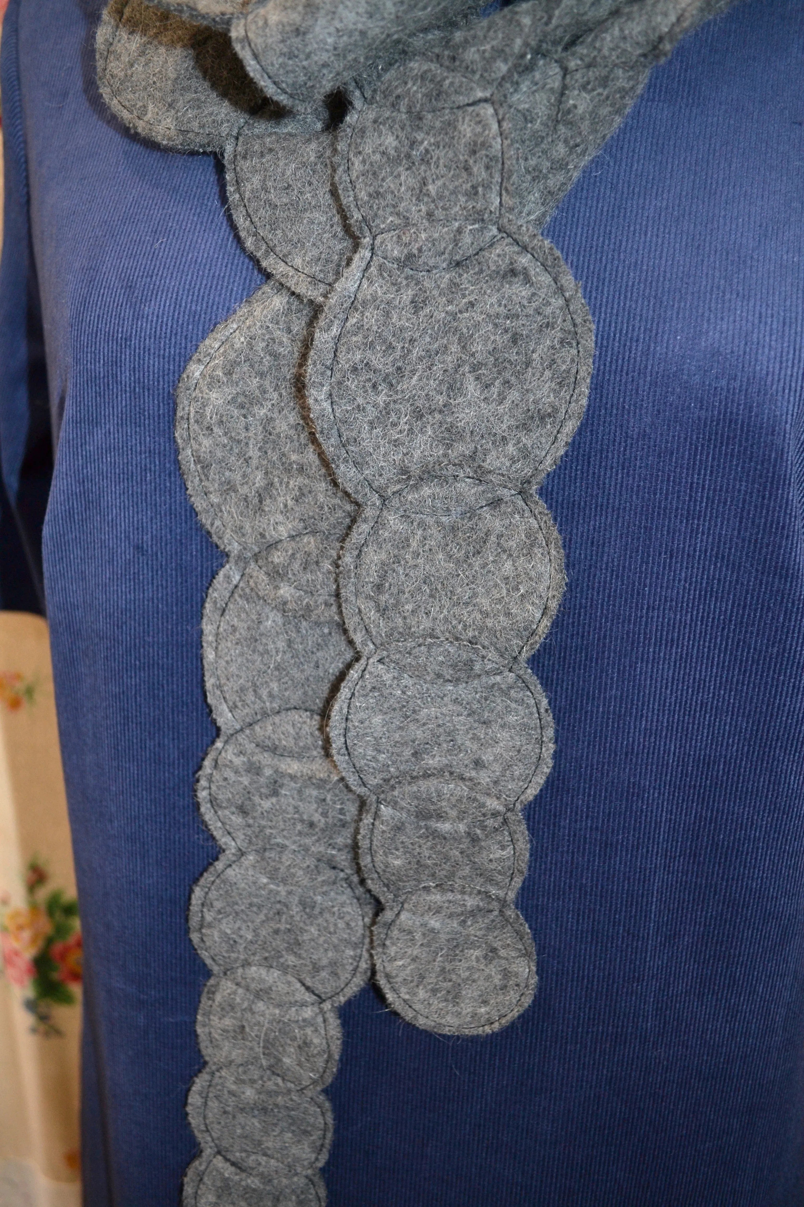 Berserk Luna wool circles scarf