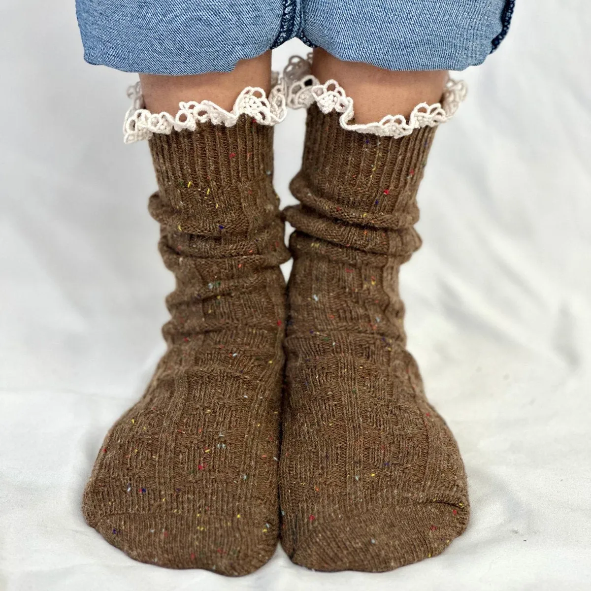 BOOTIE  lace slouch  socks - brown