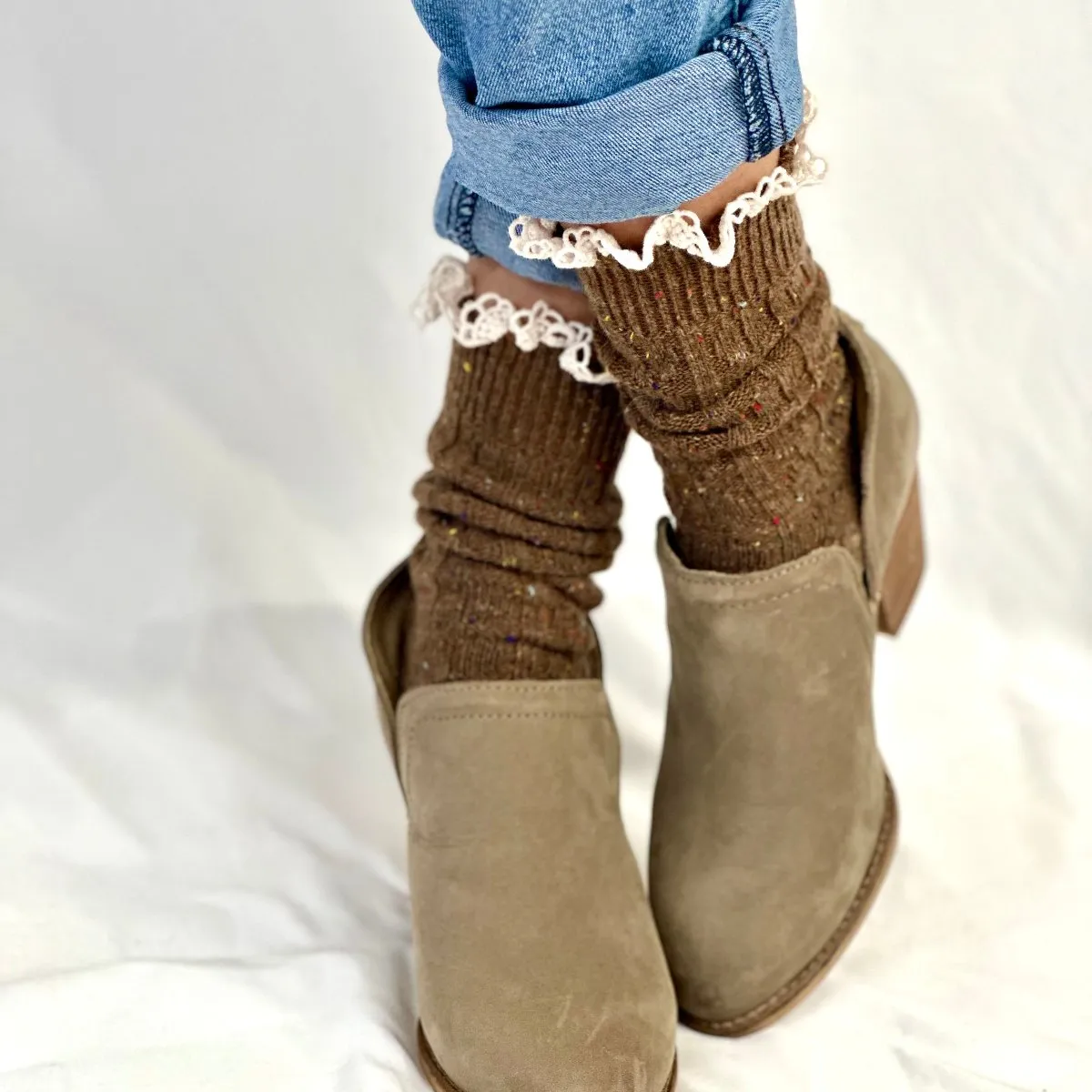 BOOTIE  lace slouch  socks - brown