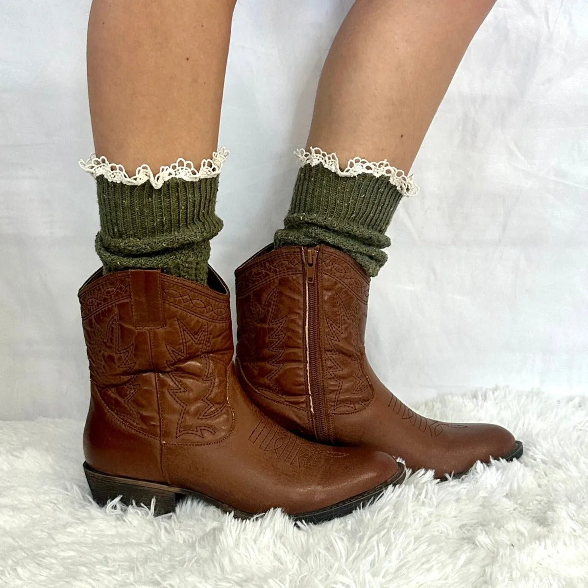 BOOTIE  lace slouch  socks - olive