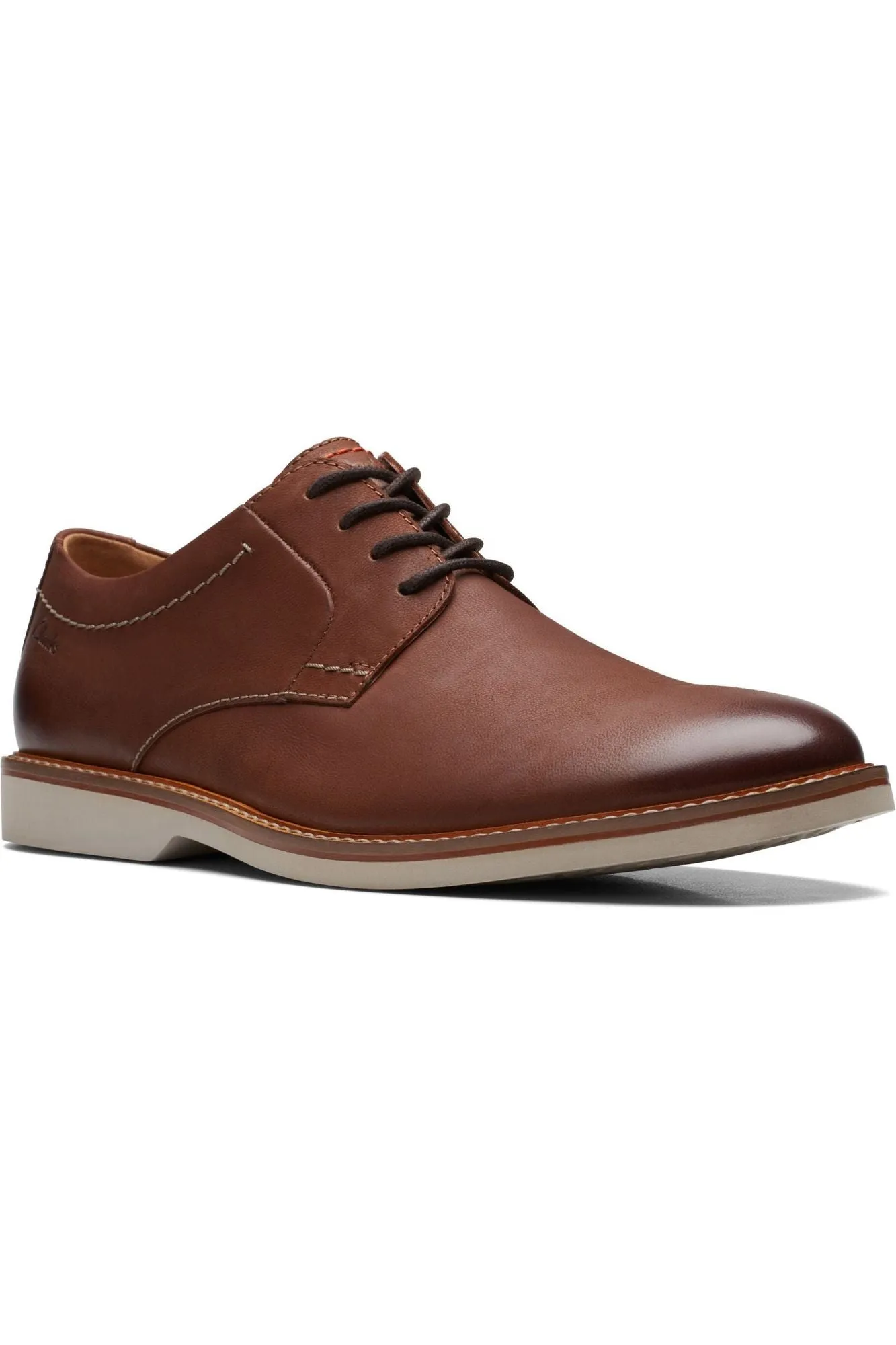 Clarks Atticus LTLace in Dark tan Leather