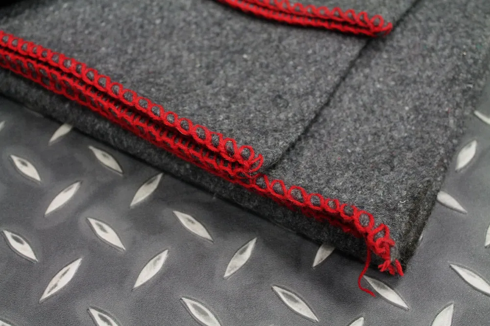 GREY ARMY BLANKET W/ RED EDGES