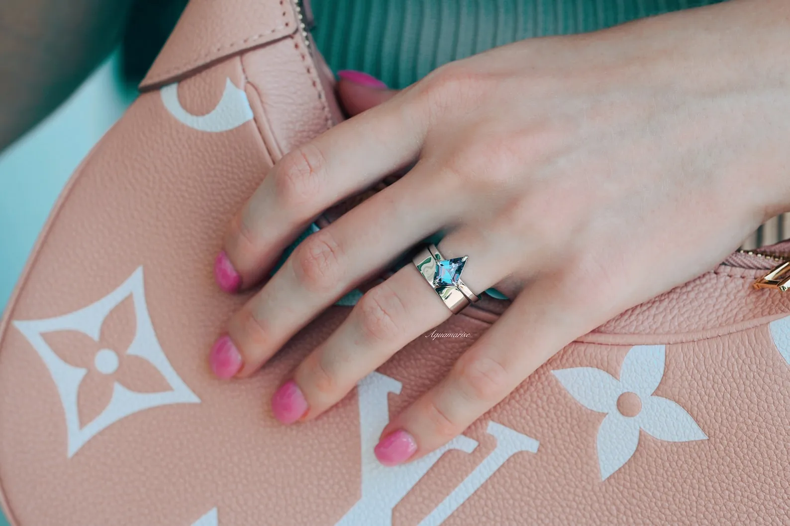 Minimalist Kite Cut Alexandrite Ring- 925 Sterling Silver