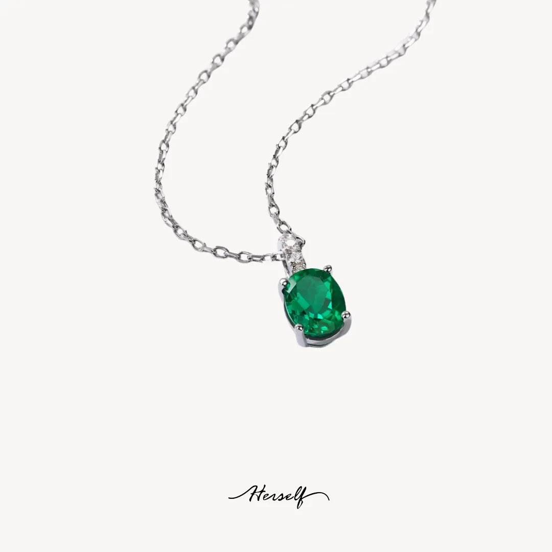 Oval Emerald Pendant Necklace