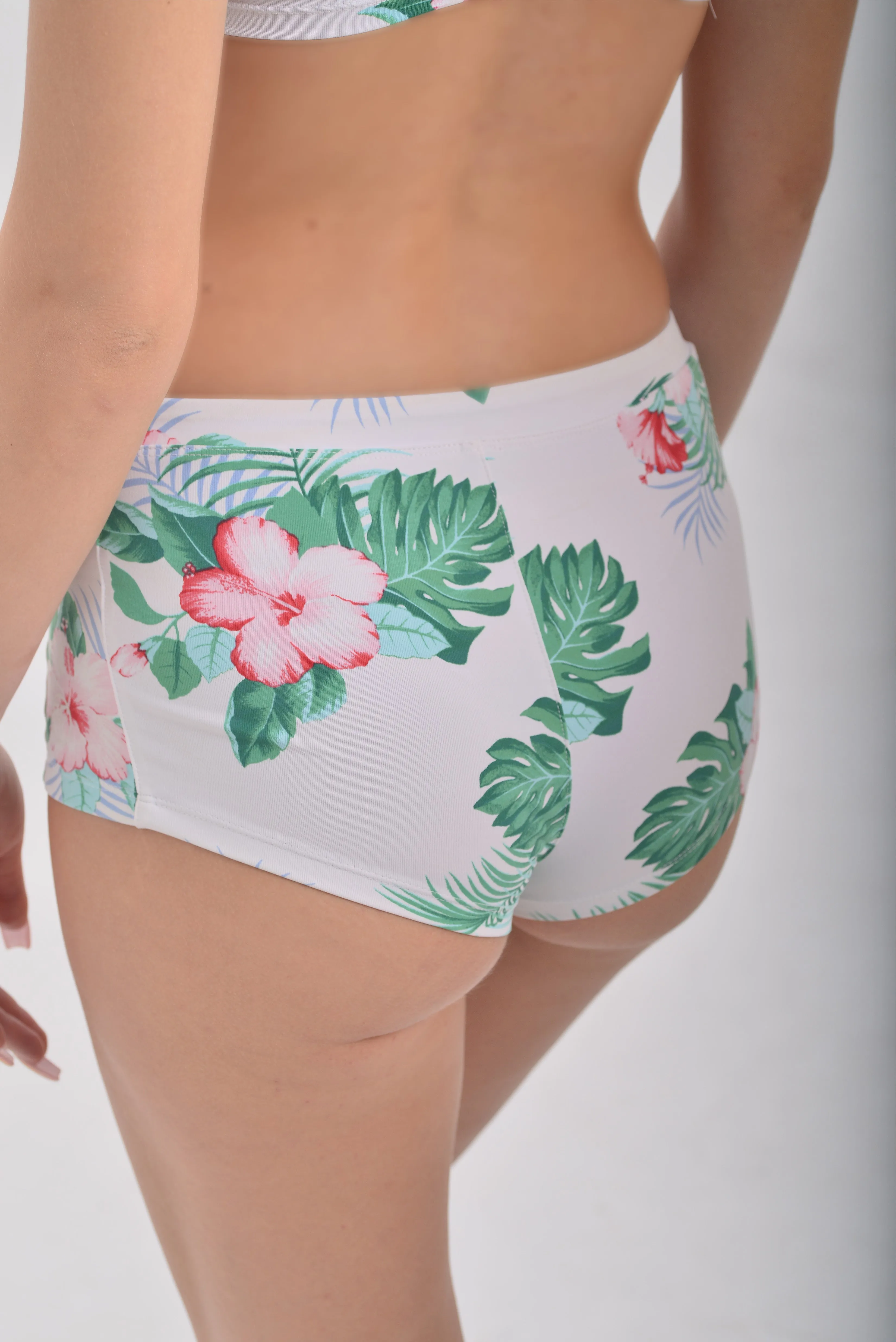 Women's Tropical Hawaiian Hibiscus Flower Banded Beach Sport Short